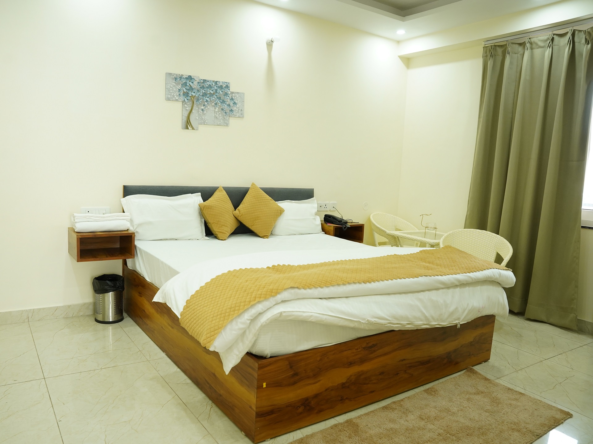 The Avina Hotel slider